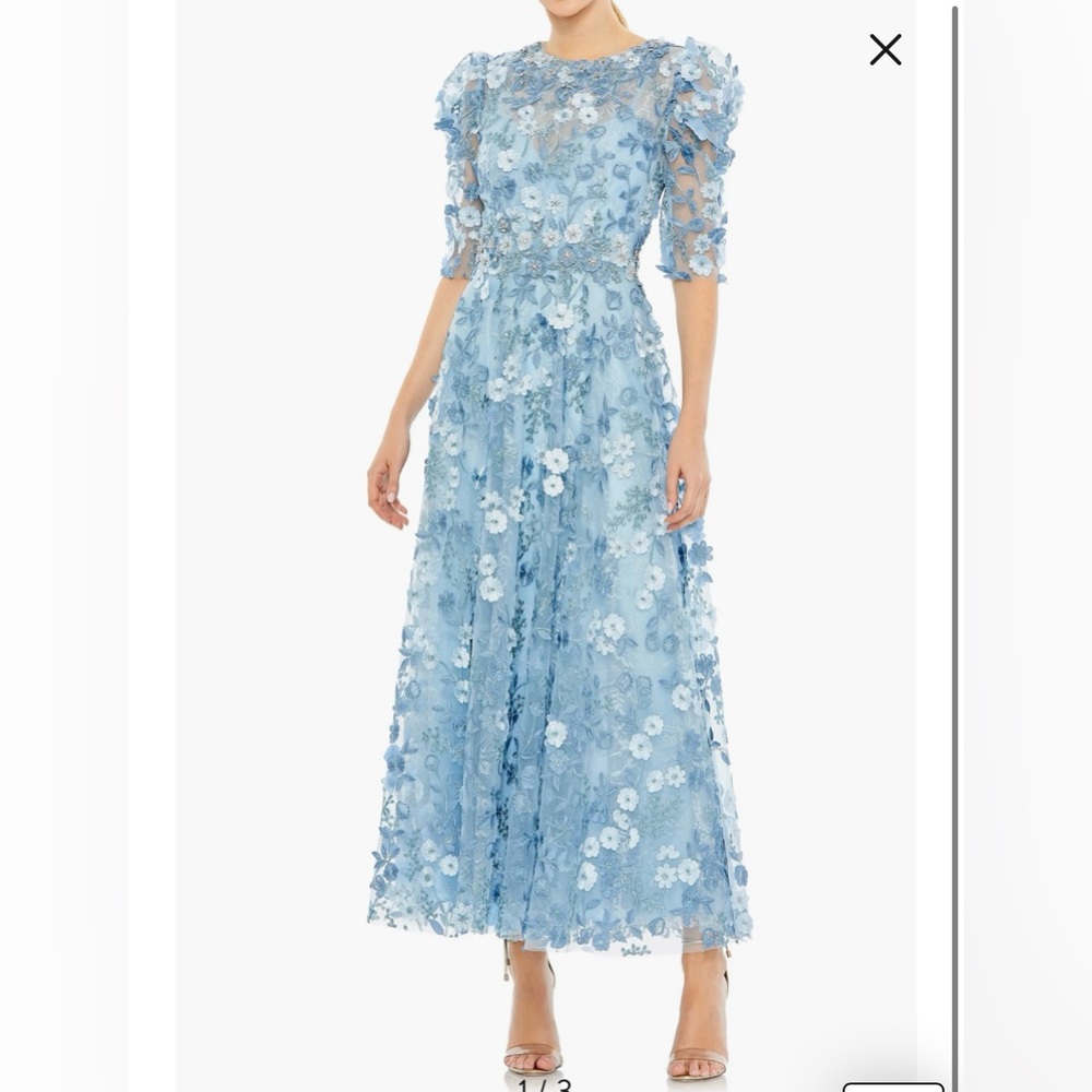 New dress with tag. Size 12, very beautiful.